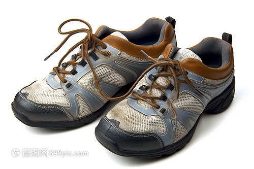 棕色的運動鞋 經典與舒適的完美結合